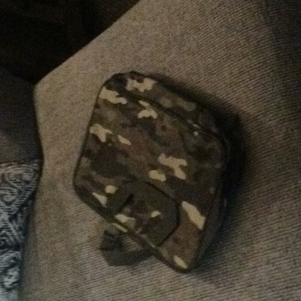 Fold-up travel bag